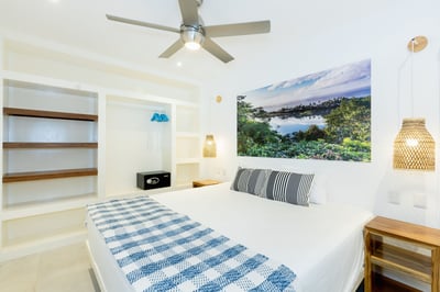 Luxury Villa Photo #24