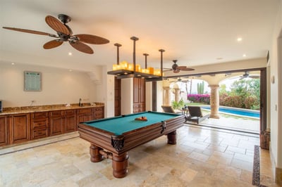 Luxury Villa Photo #13