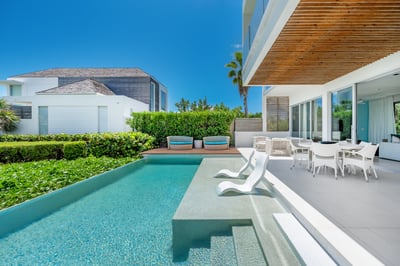 Luxury Villa Photo #7