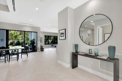 Luxury Villa Photo #16