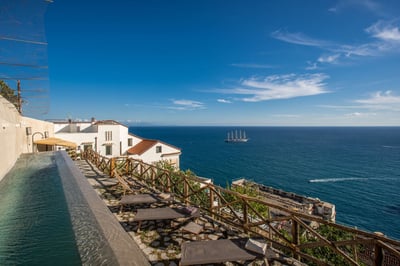 Luxury Villa Photo #2