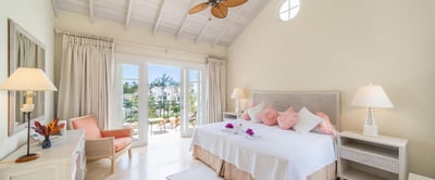 Luxury Villa Photo #15