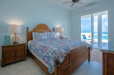 Luxury Villa Photo #13