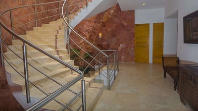 Luxury Villa Photo #24