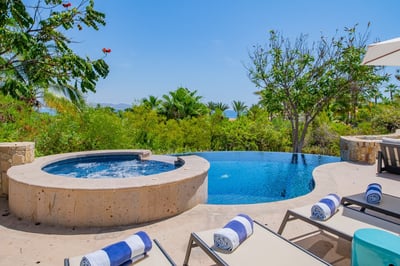 Luxury Villa Photo #5