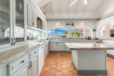 Luxury Villa Photo #16