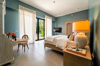 Luxury Villa Photo #28