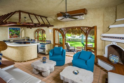 Luxury Villa Photo #11