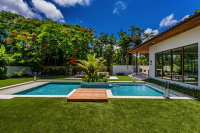 Luxury Villa Photo #2