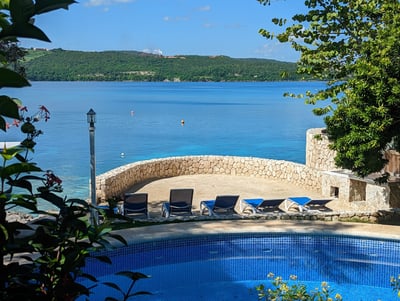 Luxury Villa Photo #4