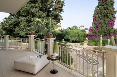 Luxury Villa Photo #14