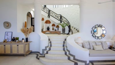 Luxury Villa Photo #19