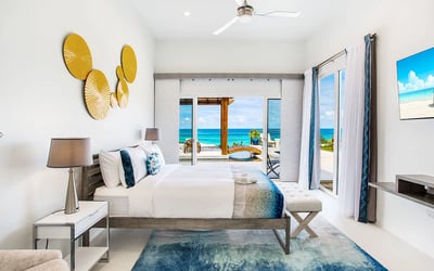 Luxury Villa Photo #22
