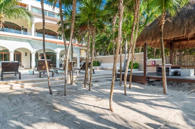 Luxury Villa Photo #20