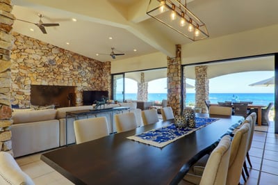 Luxury Villa Photo #12