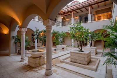 Luxury Villa Photo #26