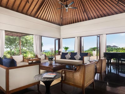 Luxury Villa Photo #11