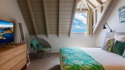 Bedroom 4: Located on the first floor. King size bed, air conditioning, HD-TV with Netflix. Ens