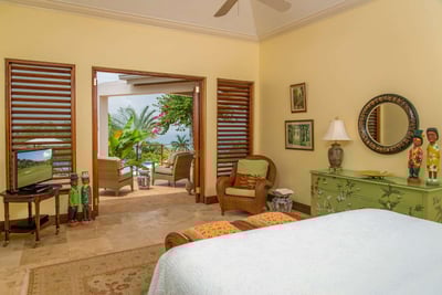 Luxury Villa Photo #25