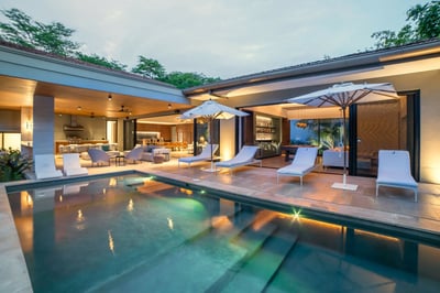 Luxury Villa Photo #3