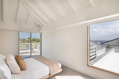 Luxury Villa Photo #32