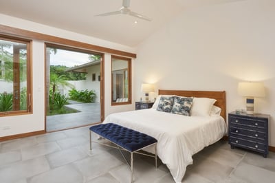 Luxury Villa Photo #25