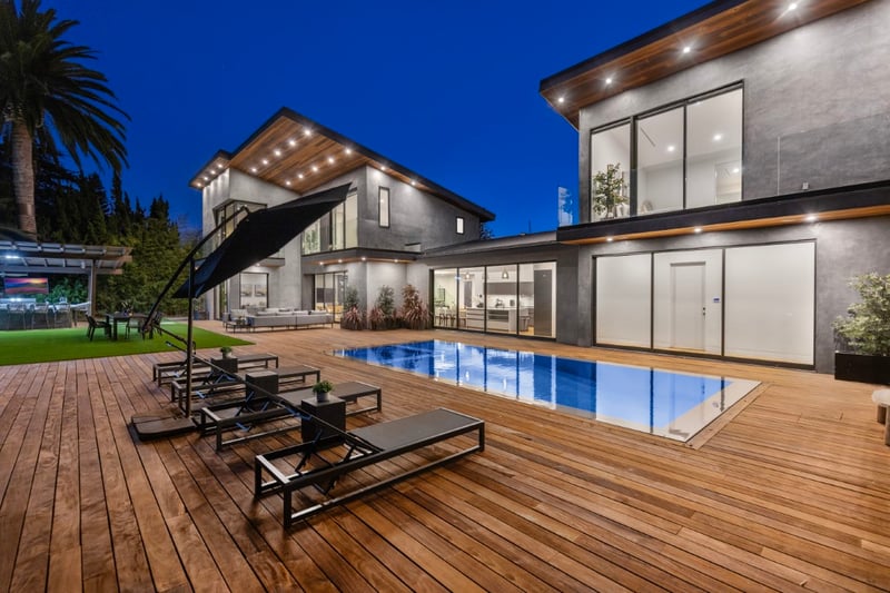 Skyline Luxury Haven