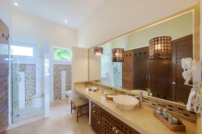 Luxury Villa Photo #43