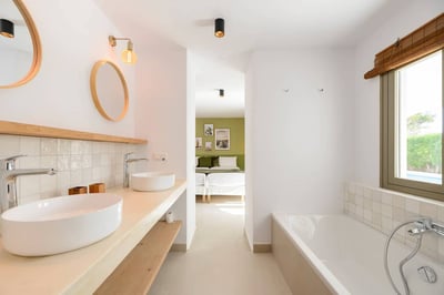 Luxury Villa Photo #35