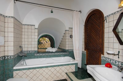 Luxury Villa Photo #26
