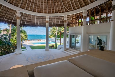 Luxury Villa Photo #22
