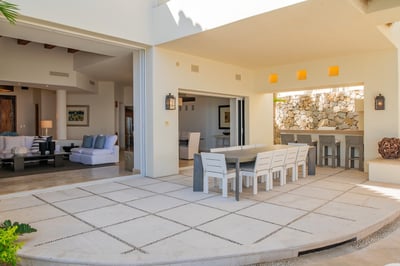 Luxury Villa Photo #16