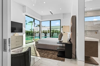 Luxury Villa Photo #23