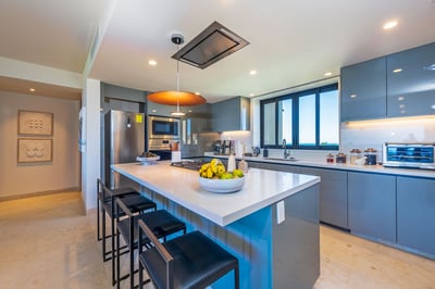 Luxury Villa Photo #15