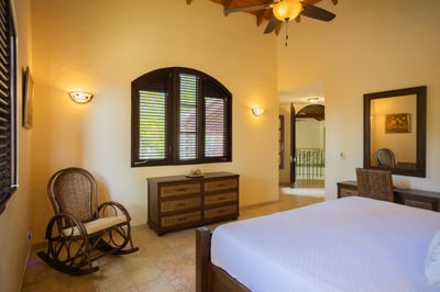 Luxury Villa Photo #22