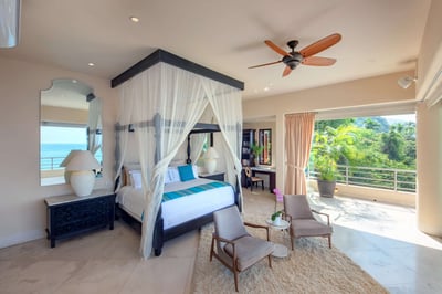 Luxury Villa Photo #19