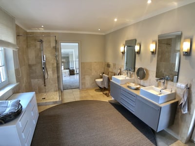 Luxury Villa Photo #30