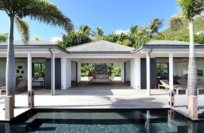Luxury Villa Photo #6