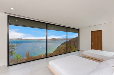 Luxury Villa Photo #24