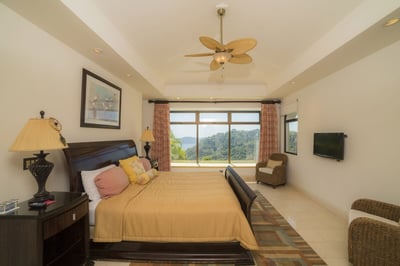 Luxury Villa Photo #31