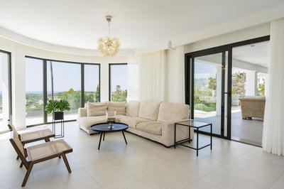 Luxury Villa Photo #8