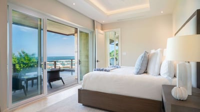 Luxury Villa Photo #7