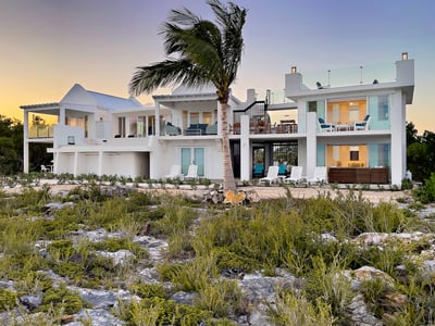 Luxury Villa Photo #4