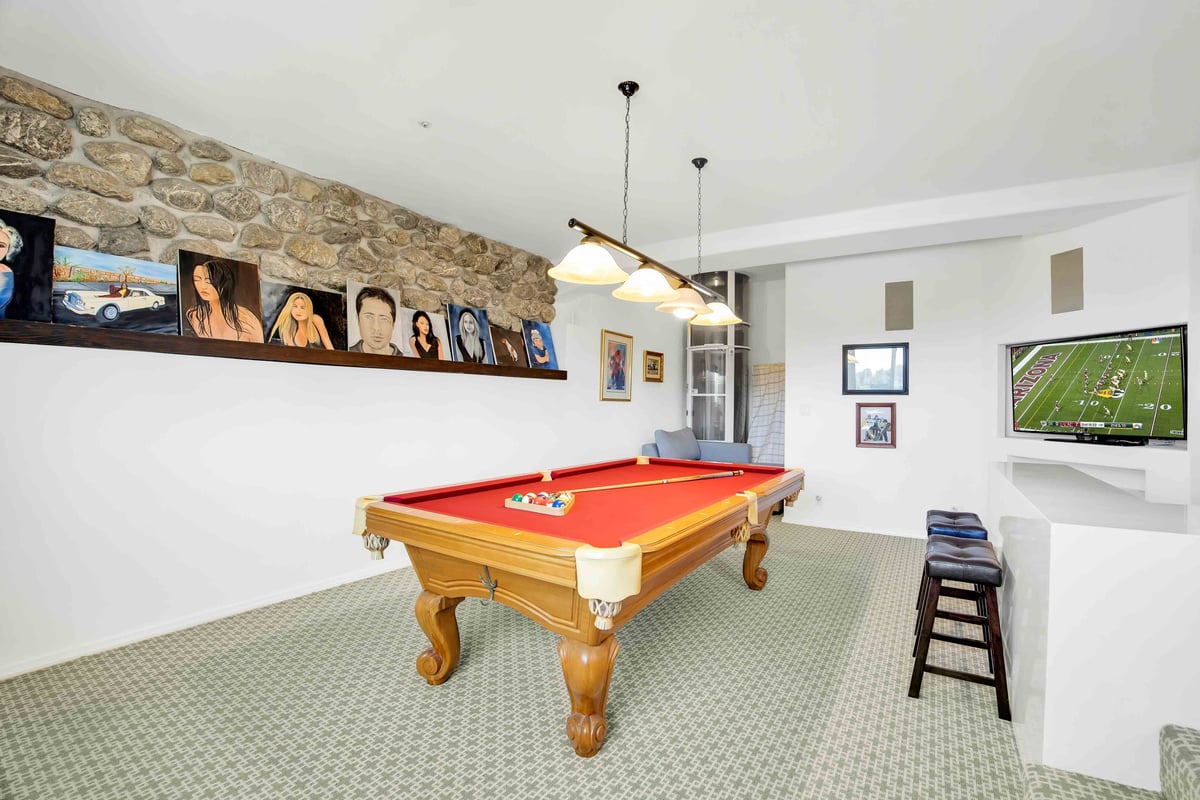 The Artist’s Summit