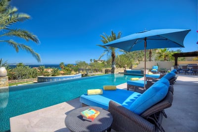 Luxury Villa Photo #2