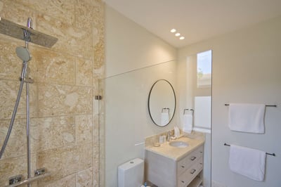 Luxury Villa Photo #33
