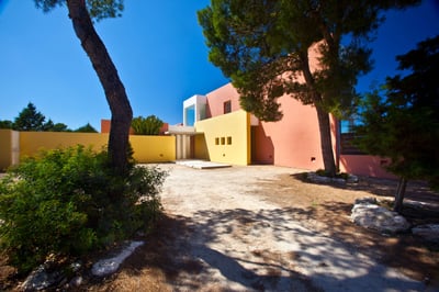 Luxury Villa Photo #3