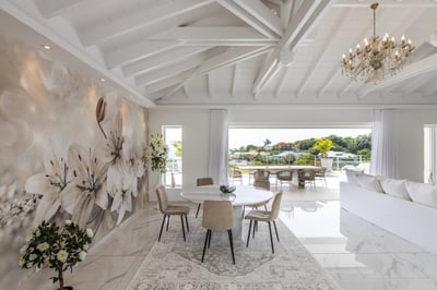 Luxury Villa Photo #22