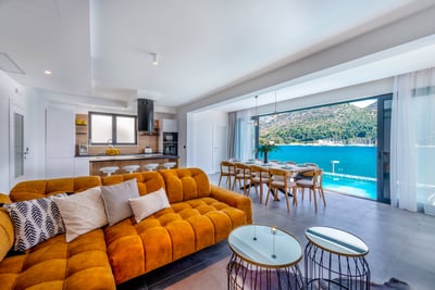Luxury Villa Photo #38