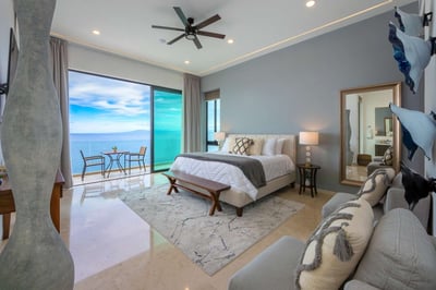 Luxury Villa Photo #47